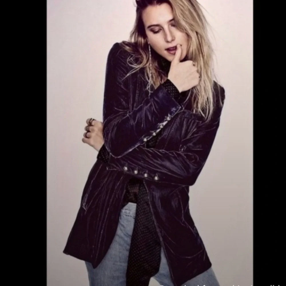 FREE PEOPLE Yesterday's Muse Dark Purple Velvet Jacket,Coat,blazer size small